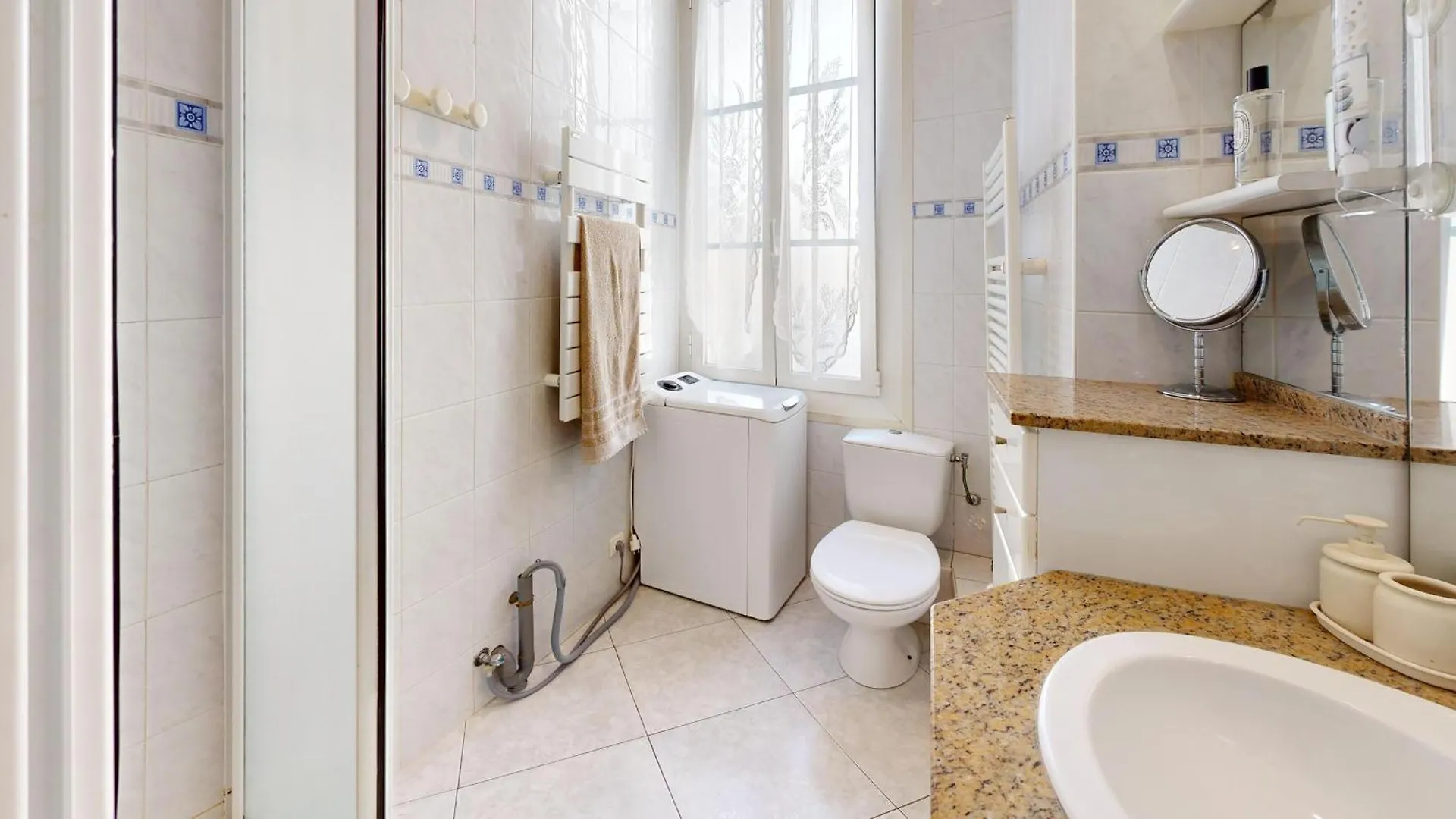 Apartment 3 Bedroom Flat, 50 Metres From Monaco! Beausoleil